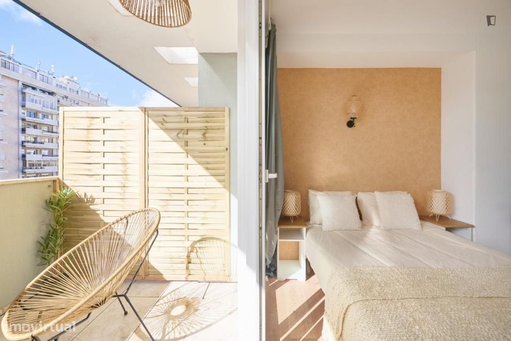 Quarto - localizado em Lapa Lisbon