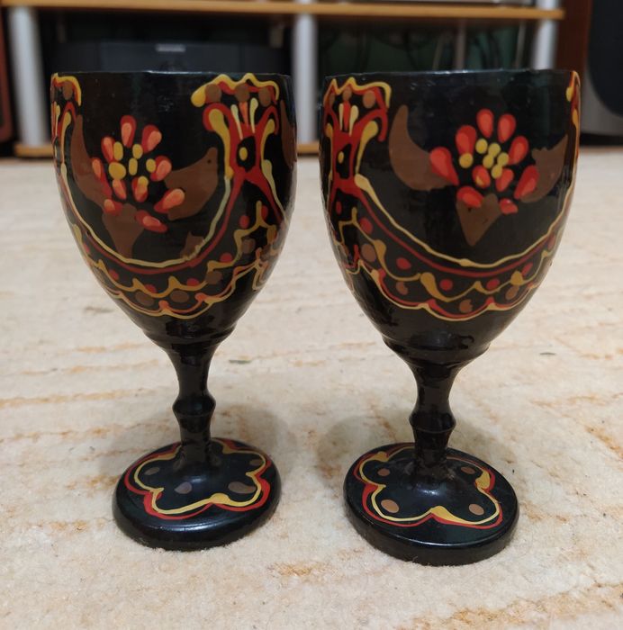 Винтажные деревянные бокалы