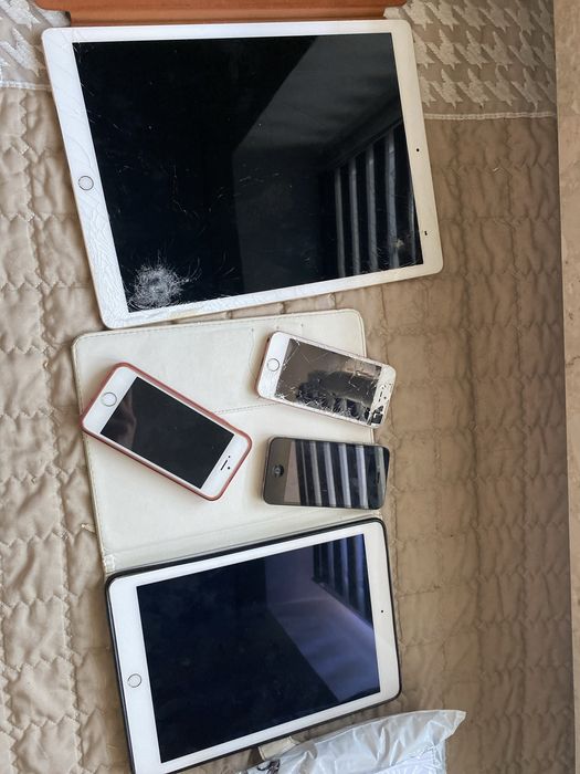 zestaw urzadzen apple  iphone ipad