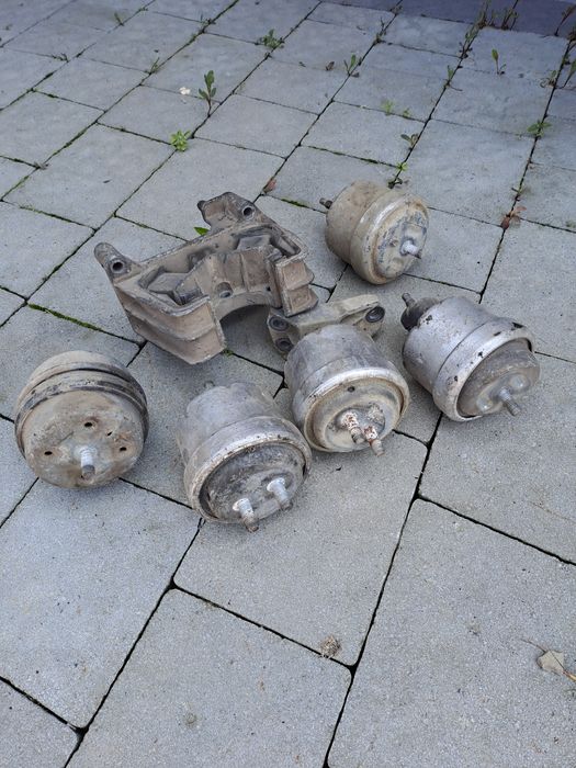 Подушка мотора опора Opel Vectra B 1.6 1.8 2.0 2.2 вектра б