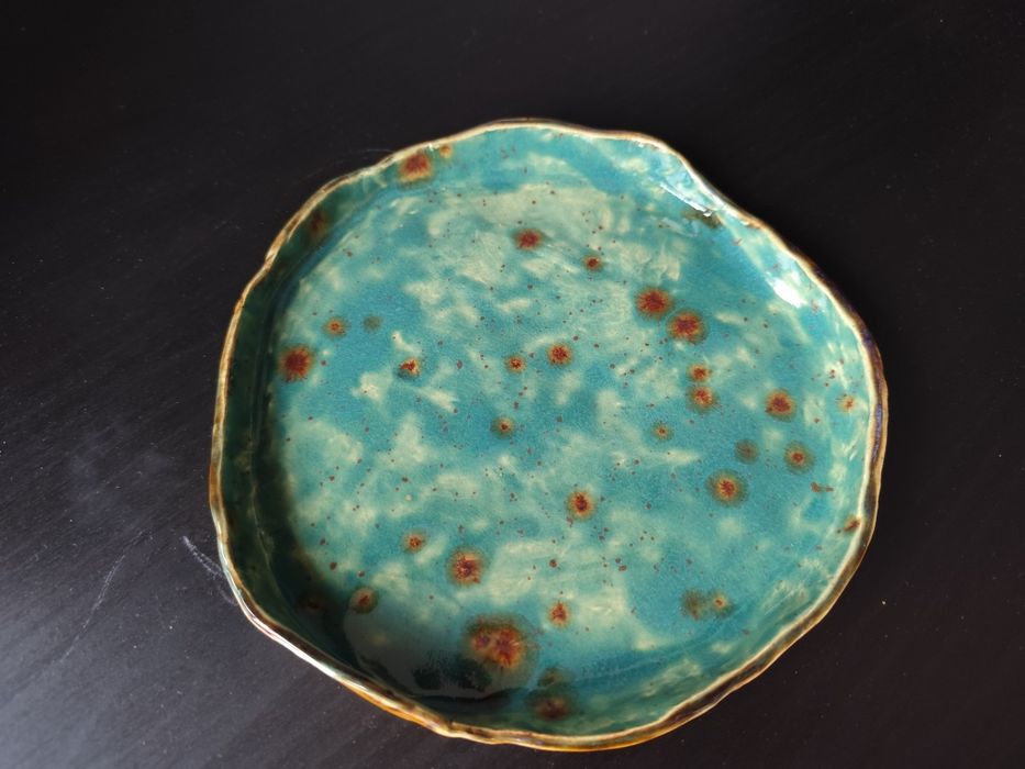 Filiżanka na nóżkach ze ślimakiem i spodkiem handmade
