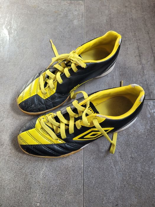 Buty sportowe, halówki, Umbro, r. 36