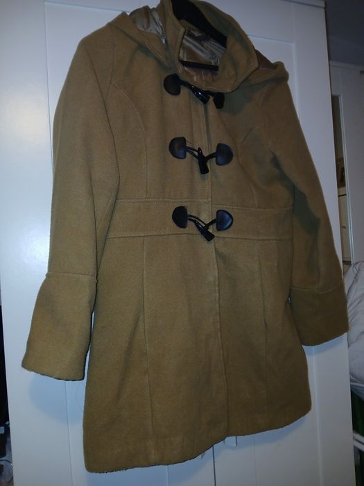 Casaco comprido com capuz