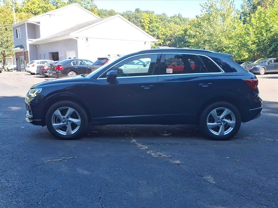 Audi Q3      2020