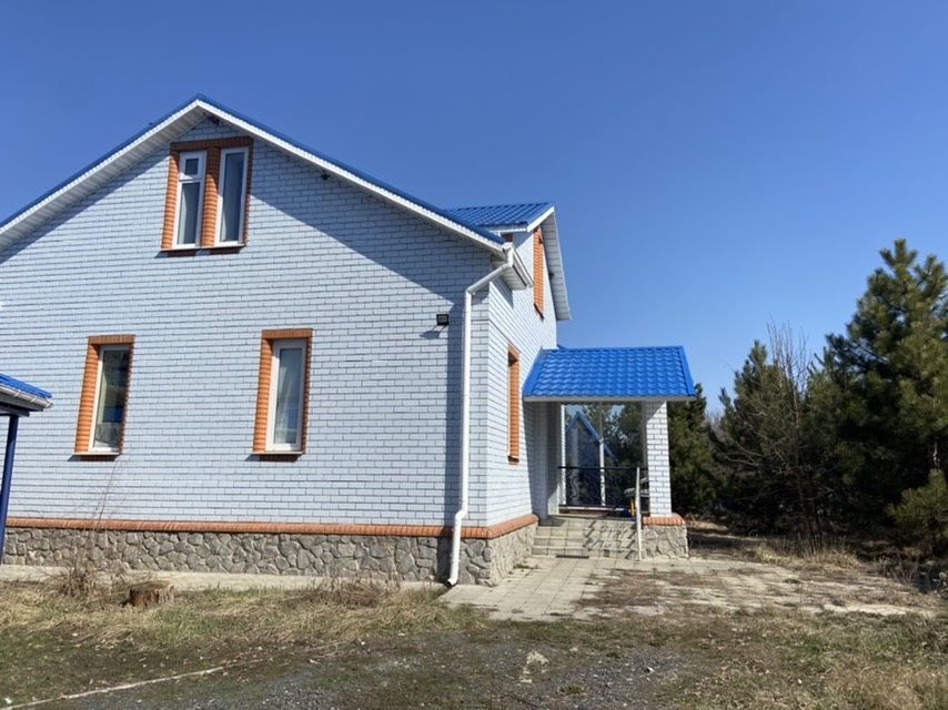 Здам великий будинок