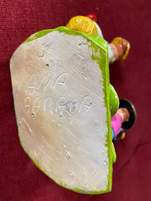 Sagrada Família escultura fabrico de Barcelos. Assinado Ana Baraça