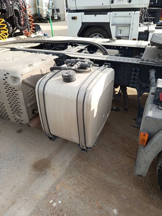 Bomba hidráulica e depósito de óleo para camião IVECO