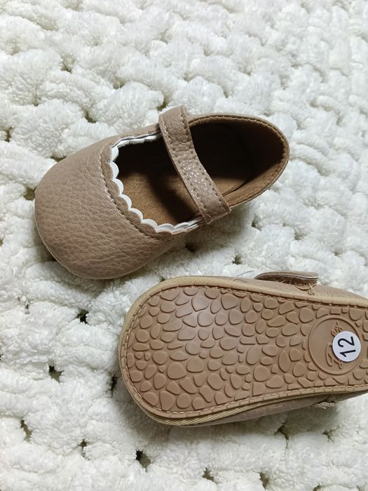 Туфельки для дівчинки