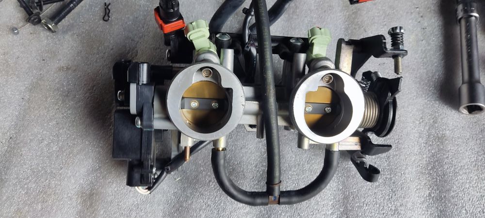 Kawasaki z650 z 650 przepustnice komplet 2019