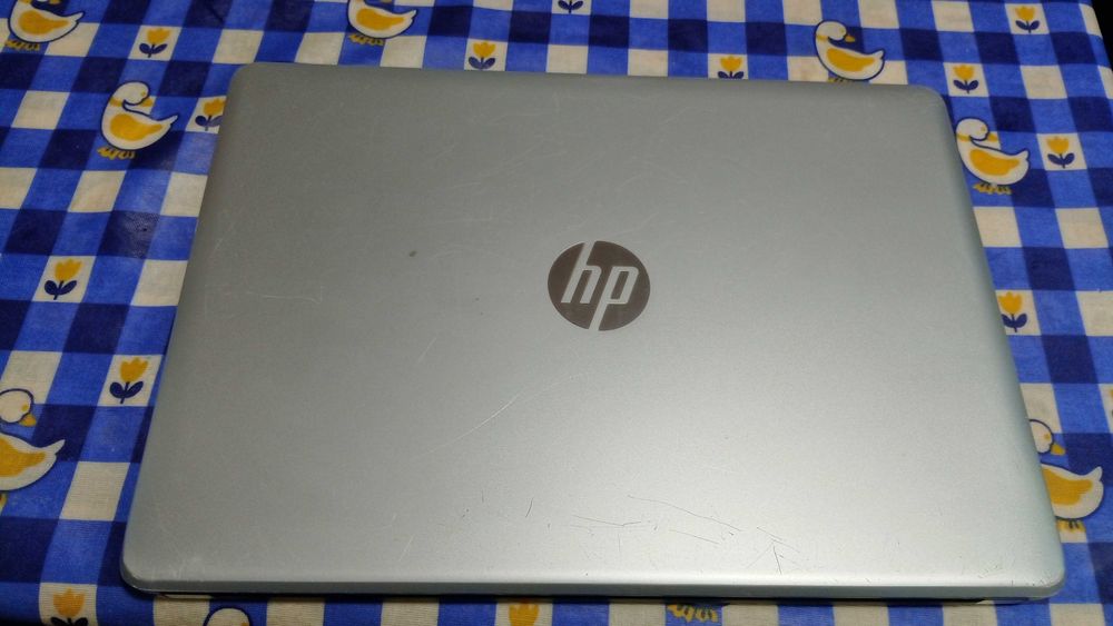 HP Notebook  14-bs001np  core I3