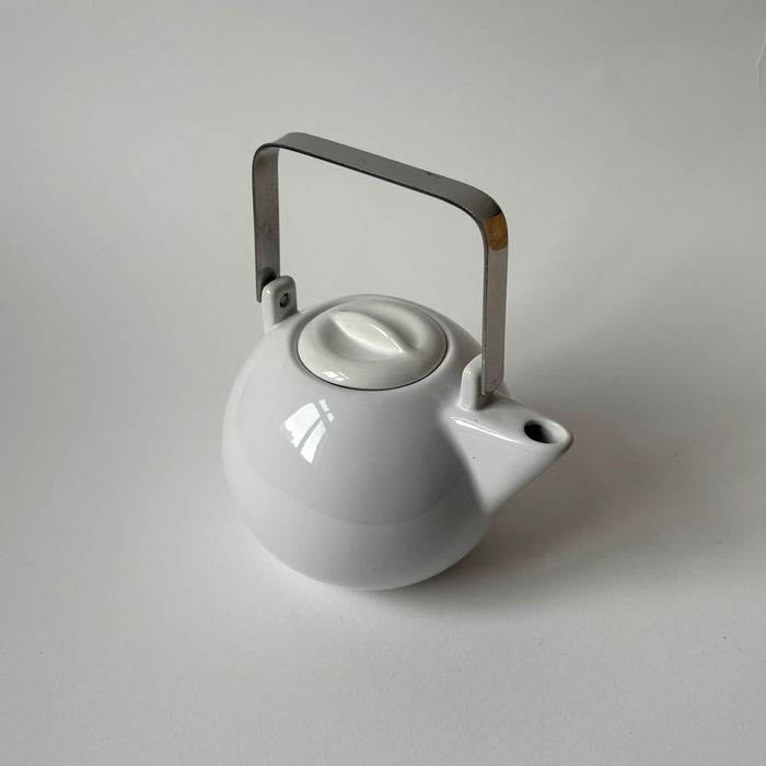 ceramiczny imbryk Union Pacific tableware, minimalistyczny kształt