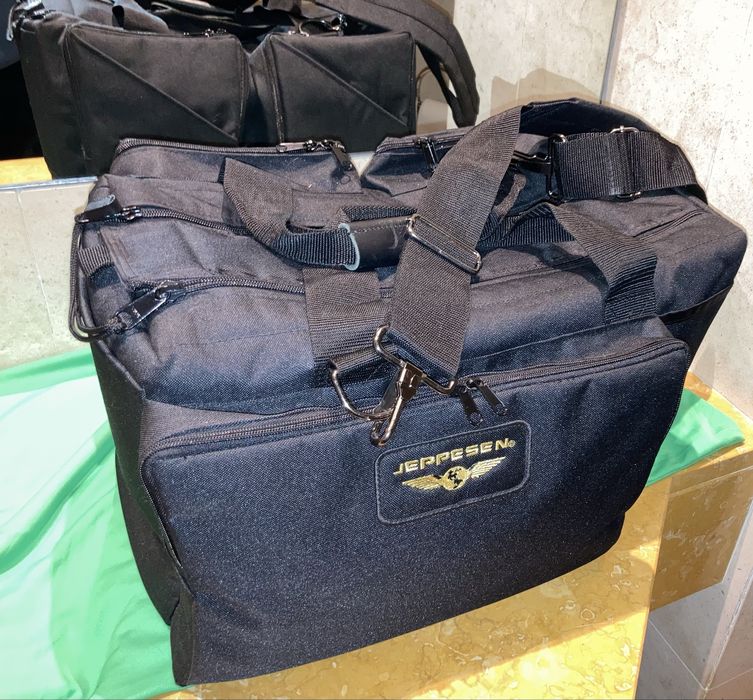 Aviacao: Saco Jeppesen Captain (ano 2000), etc