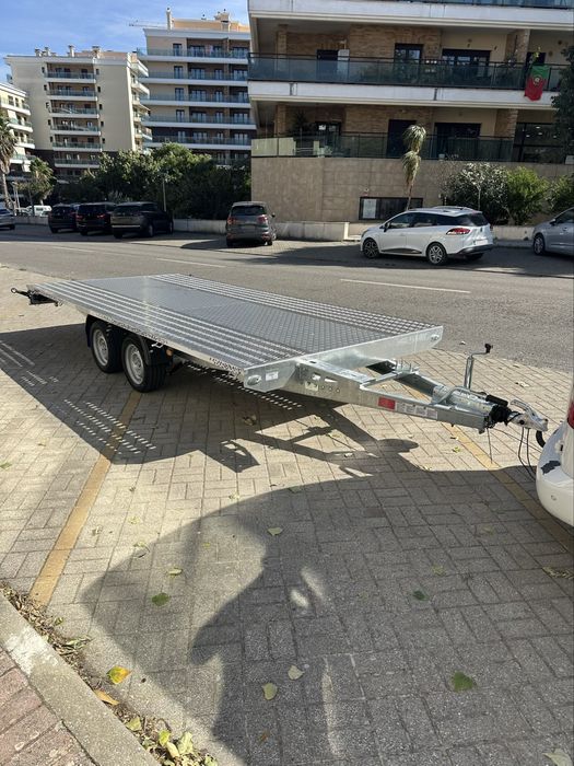 Atrelado Porta Carros 2700kg novo