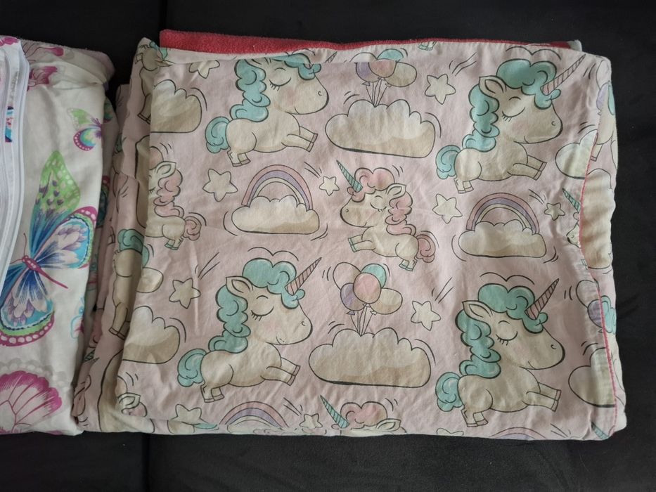 Dwa komplety pościeli plus kołdra
