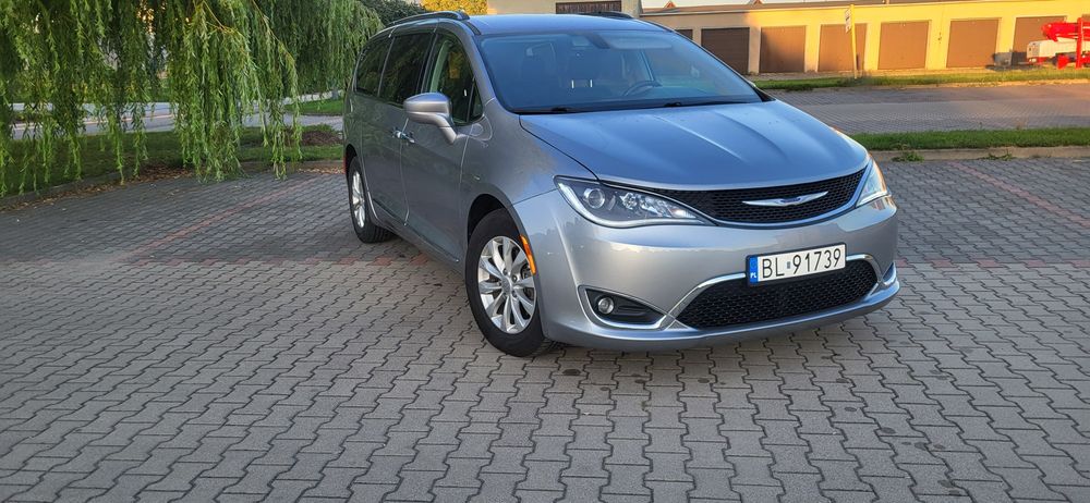 Chrysler Pacifica Touring L Plus 2018 rok 114 tys. KM , doinwestowane bez wkładu