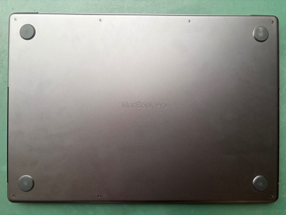 Apple MacBook M3 Pro 16″ 2024
