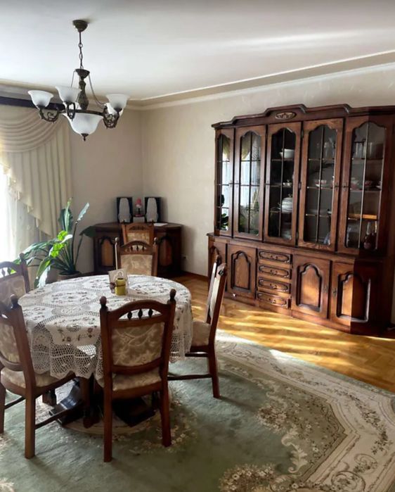 Продаж 3к квартири 116 кв. м на вул. Котляревського