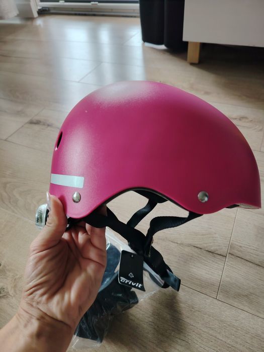 Kask nowy r L/XL plus wymienne gąbki NOWY !!!