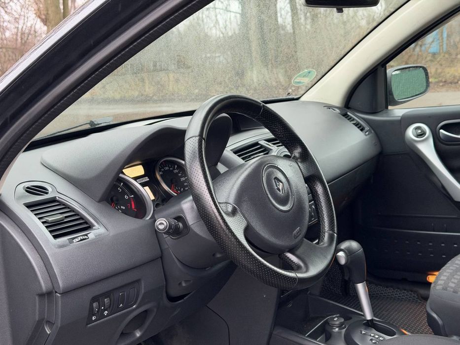 Продам Рено Меган на автомате