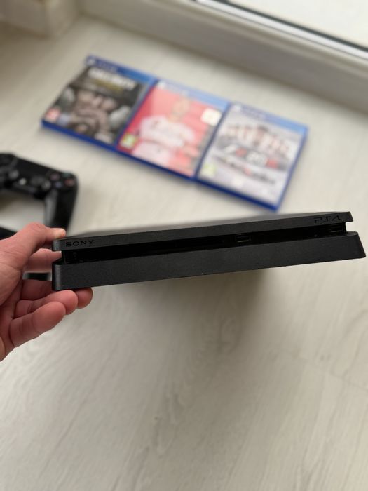 Playstation 4 slim 1 tb (2 джойстика + ігри)