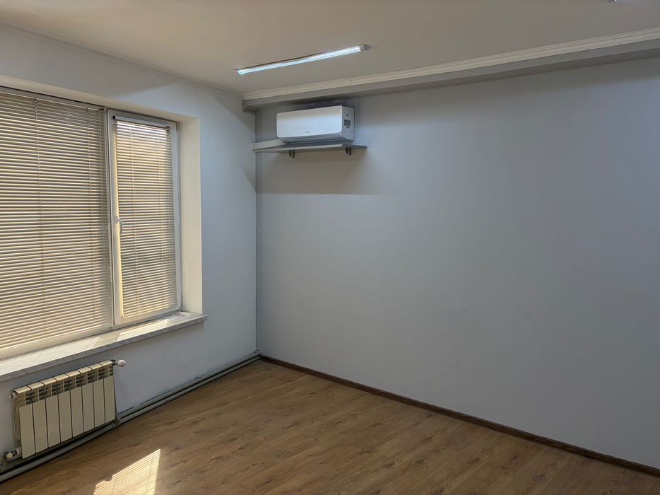 Сдам офис 20 м2 Таирова. Свет есть всегда. Коммуналка входит в аренду