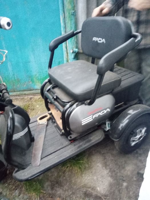 Електроскутер триколісний Fada