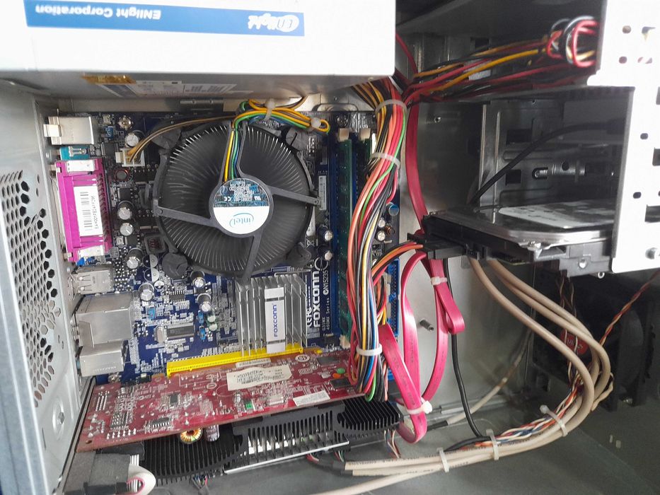 computador de secretaria tsunami com Windows 11 como novo.