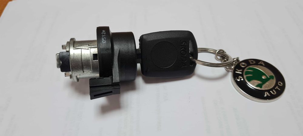 Замок зажигания Skoda Oktavia A5