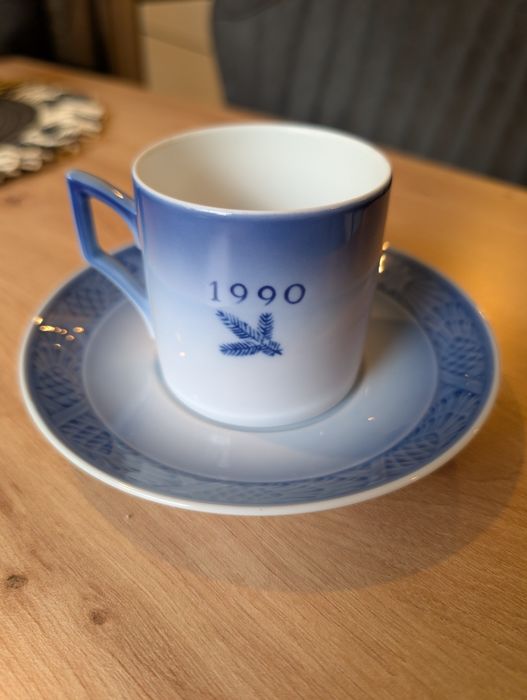 Royal Copenhagen 1990 talerzyk + filiżanka