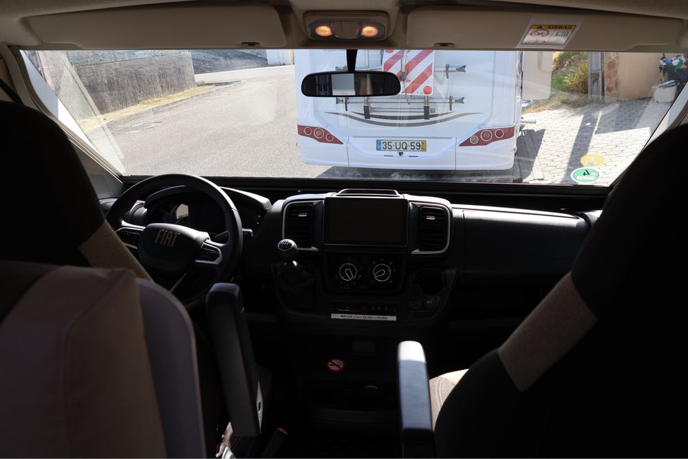 Aluguer de Autocaravana o ano inteiro 6 lugares