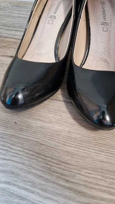 Czarne buty na obcasie Goodin 39