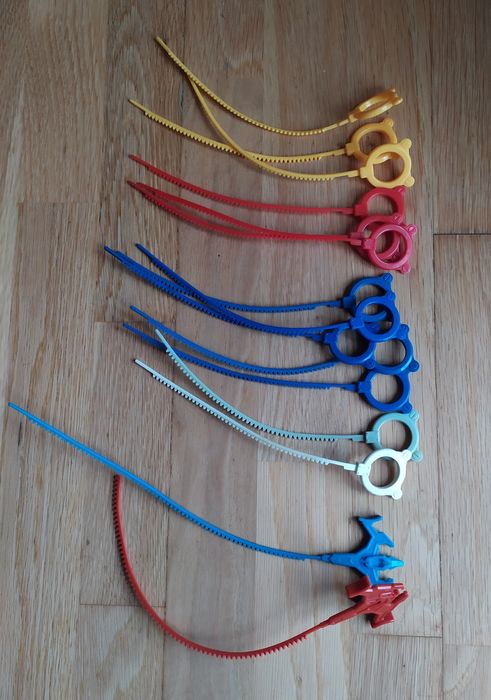 Beyblades originais e lançadores