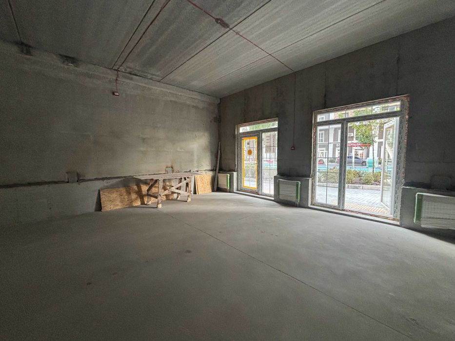 Без комісії, кращий магазин 40 кв.м. ЖК Нова Англія, вул. Максимовича.