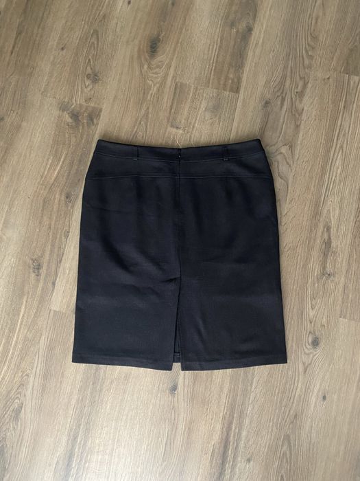 Вовняна пряма спідниця