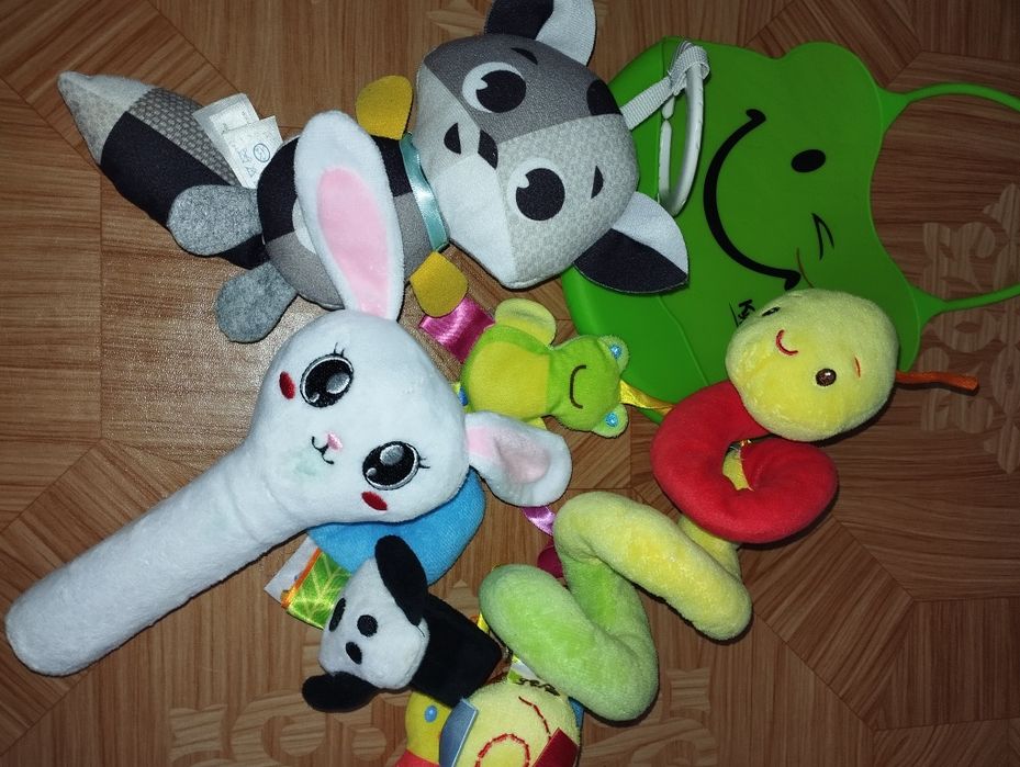 Продам іграшки дитячі лотами або разом