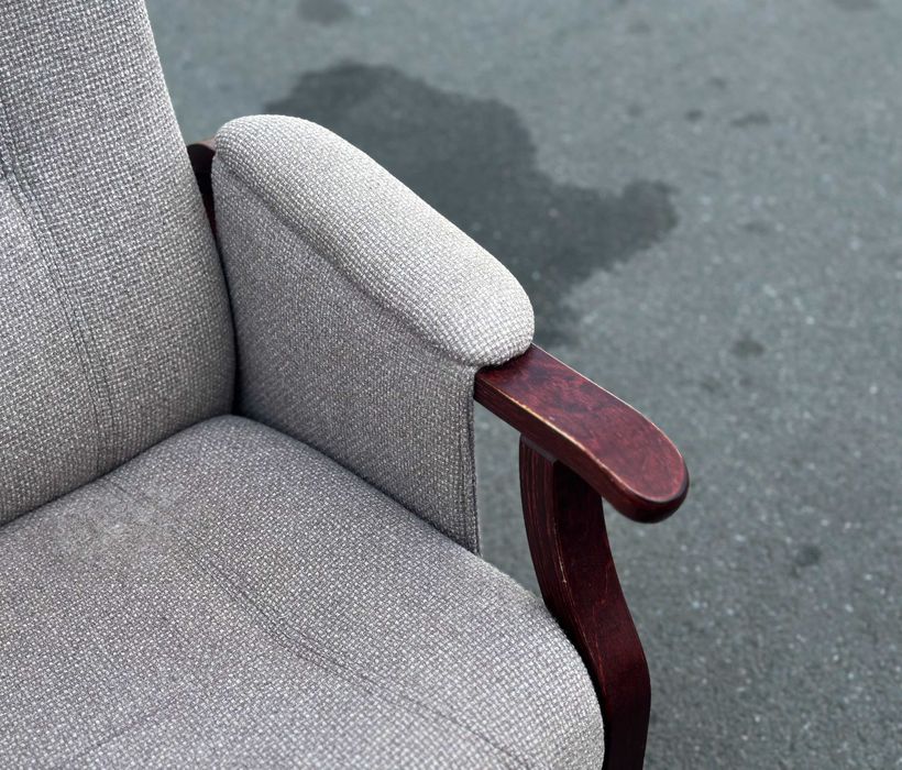 Вінтажний відпочинковий комплект крісло+пуф/меблі з Європи/COMFORTLIFE