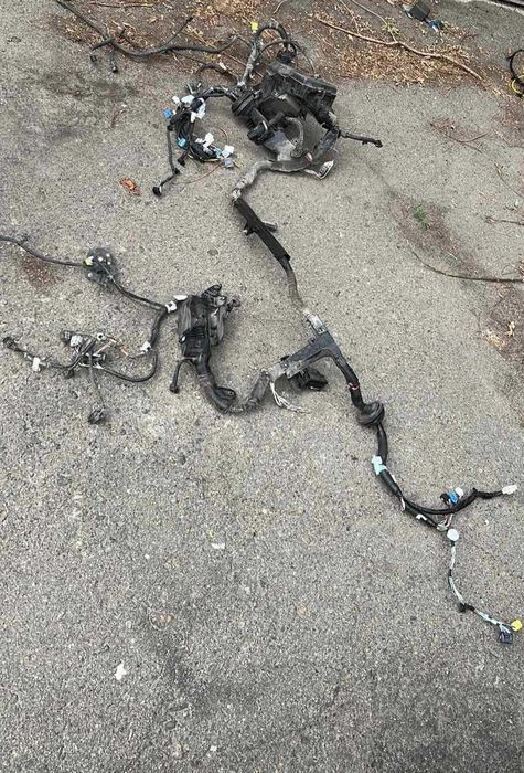 Проводка подкапотного пространства в сборе с фишками Камри 70