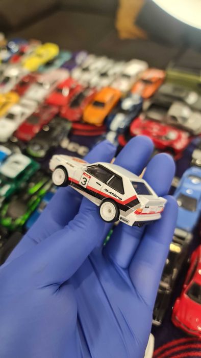 Hot WHEELS TEAM Transport - 3 + Euro Hauler (Sem diorama)