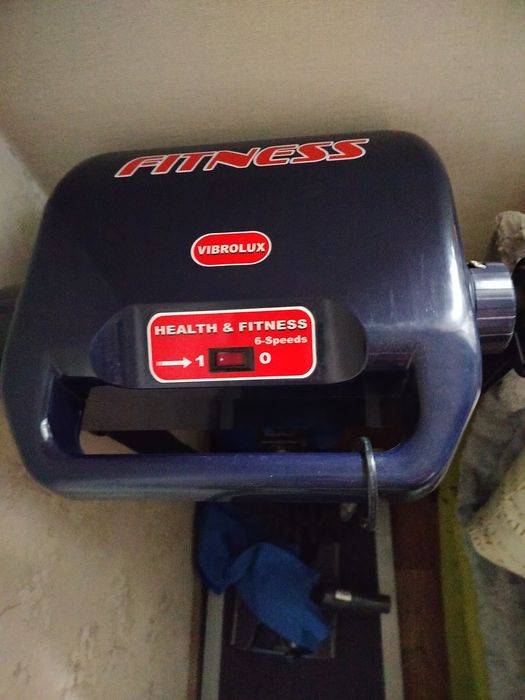 Фітнес масажер для тіла  зі зйомними насадками Вібролюкс