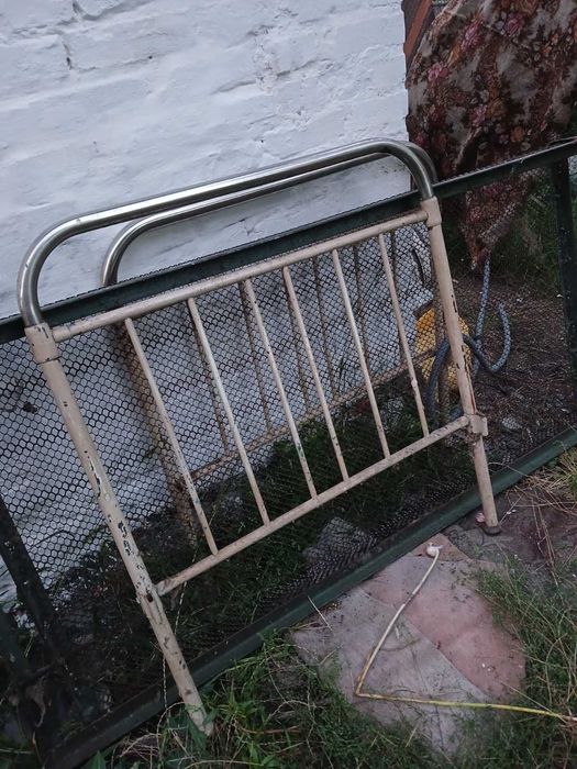 Продам металеве ліжко.
