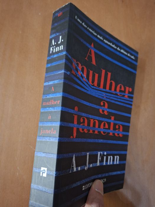 A Mulher à Janela