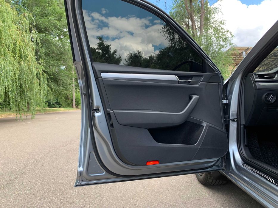 Skoda Superb 2019 VIN TMBAL8NP4KB300177 фото оголошення 10 з 24