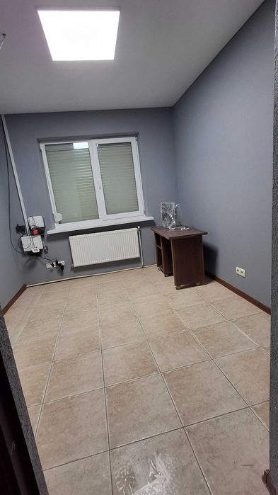 Оренда комерційного приміщення з територією