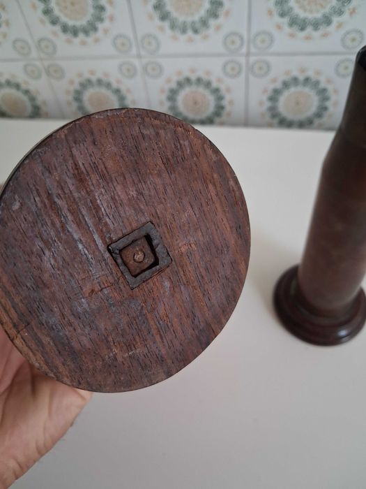 Guerra Colonial : 2 cápsulas de munição de artilharia pesada / jarras decorativas