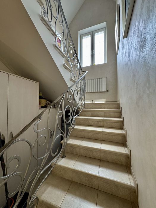 Будинок 300 кв.м. З усіма Комунікаціями в масиві Канадське село!