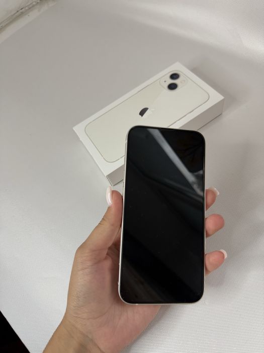 Продам IPhone 13