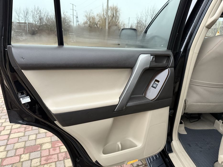 Тойота Прадо 150 4,0 люк кожа официал