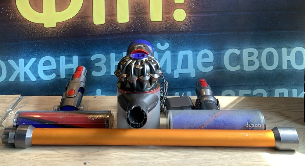 Пилосос на запчастини Dyson SV10 / V