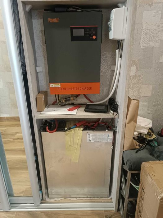 Резервне безперебійне живлення . Інвертор 48 вольт. Акумулятор 10кВт.