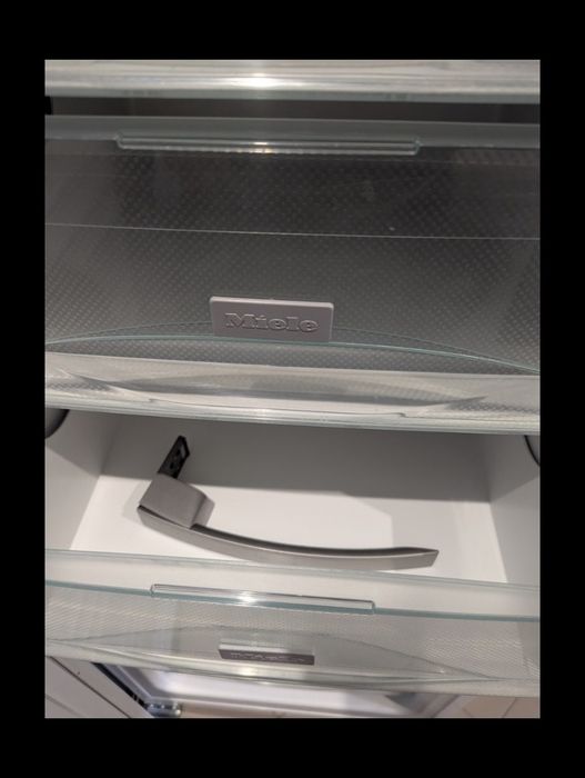 Морозильна я камера Міеle 7ящиков